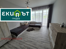 1 Schlafzimmer Pobeda, Warna
