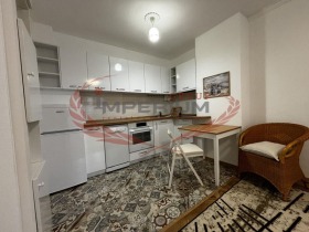 1 chambre Tsentar, Varna
