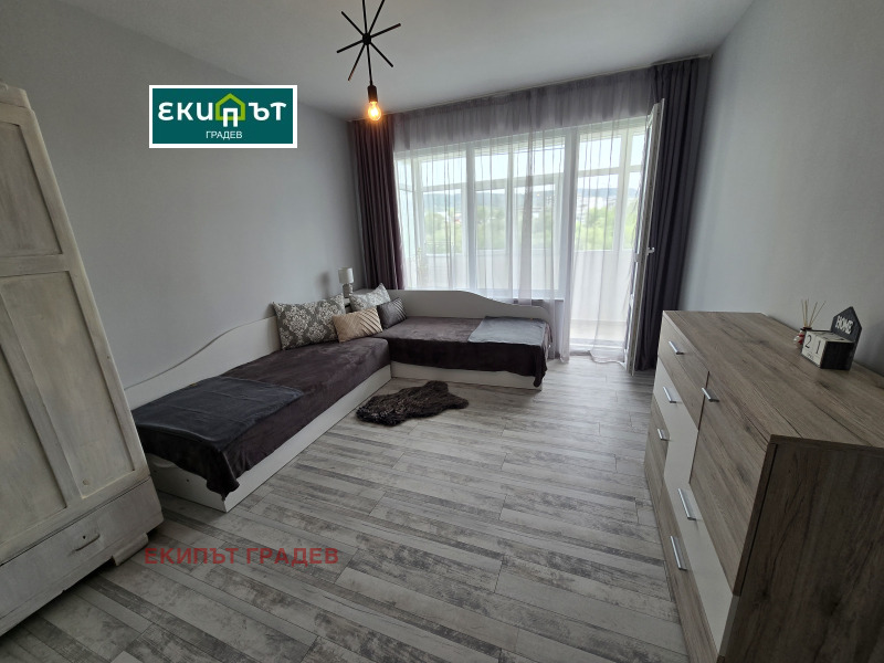 Zu vermieten  1 Schlafzimmer Warna , Pobeda , 74 qm | 36713528