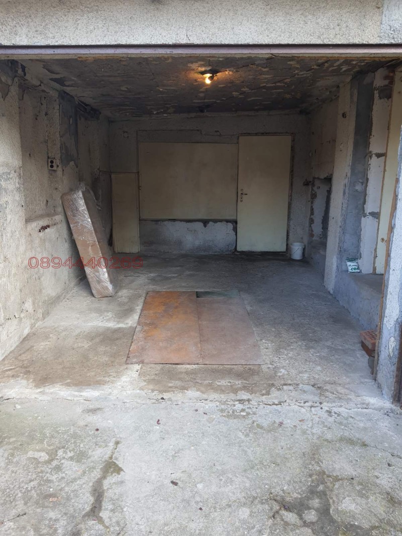 Дава под наем ГАРАЖ, ПАРКОМЯСТО, гр. Кюстендил, Осогово, снимка 6 - Гаражи и паркоместа - 53586986