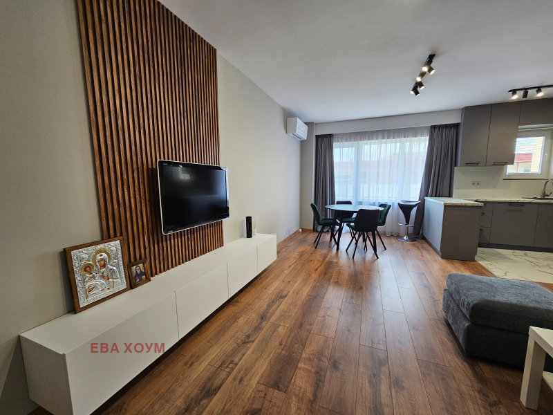 Kiadó  2 hálószobás Plovdiv , Hristo Smirnenski , 120 négyzetméter | 48357198 - kép [2]