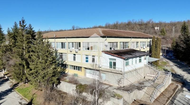 Дава под наем ОФИС, гр. Велико Търново, Промишлена зона - Запад, снимка 11 - Офиси - 53153857