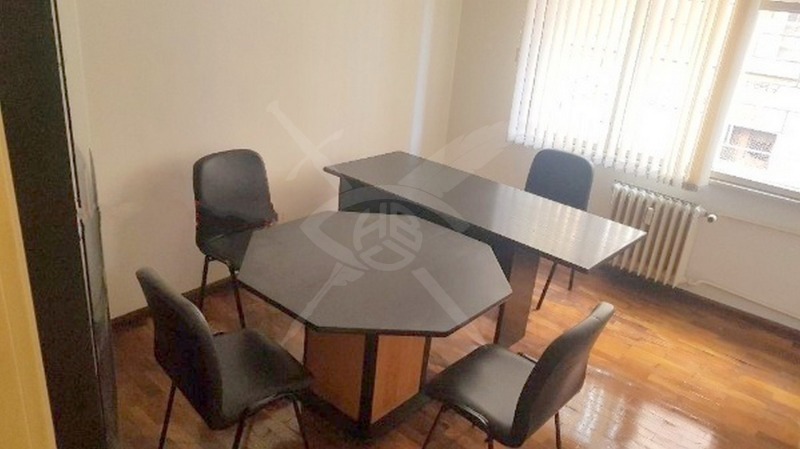 Дава под нем  Многостаен, град София, Център •  900 EUR • ID 99712651 — holmes.bg - [1] 