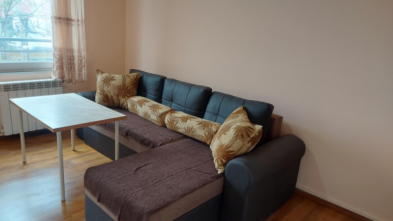 Дава под нем  2-стаен, град София, Банишора •  550 EUR • ID 13146319 — holmes.bg - [1] 