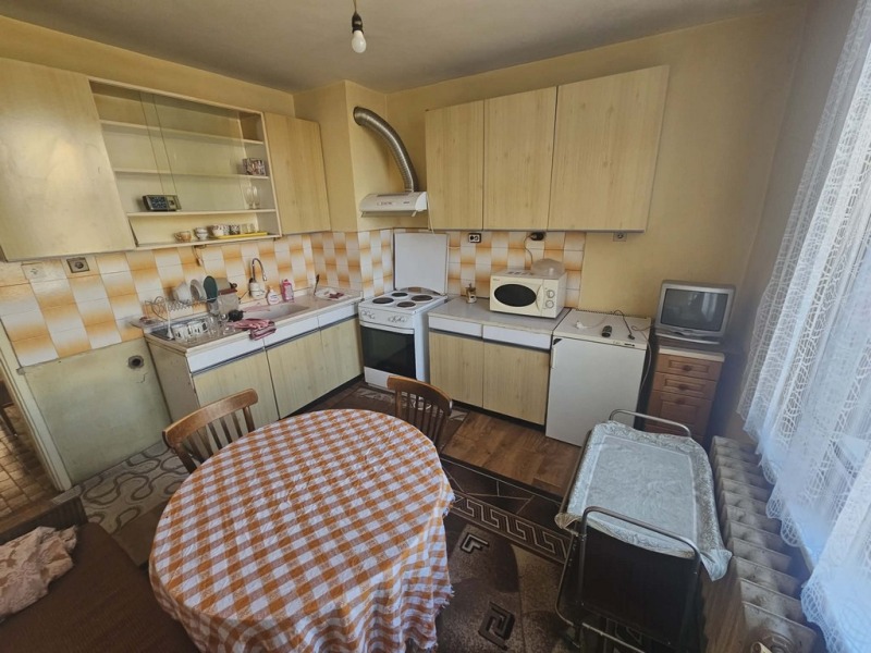 Дава под наем 4-СТАЕН, гр. Кърджали, Център, снимка 10 - Апартаменти - 53028832