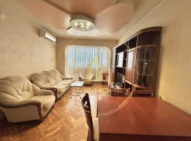 1 chambre Tsentar, Varna