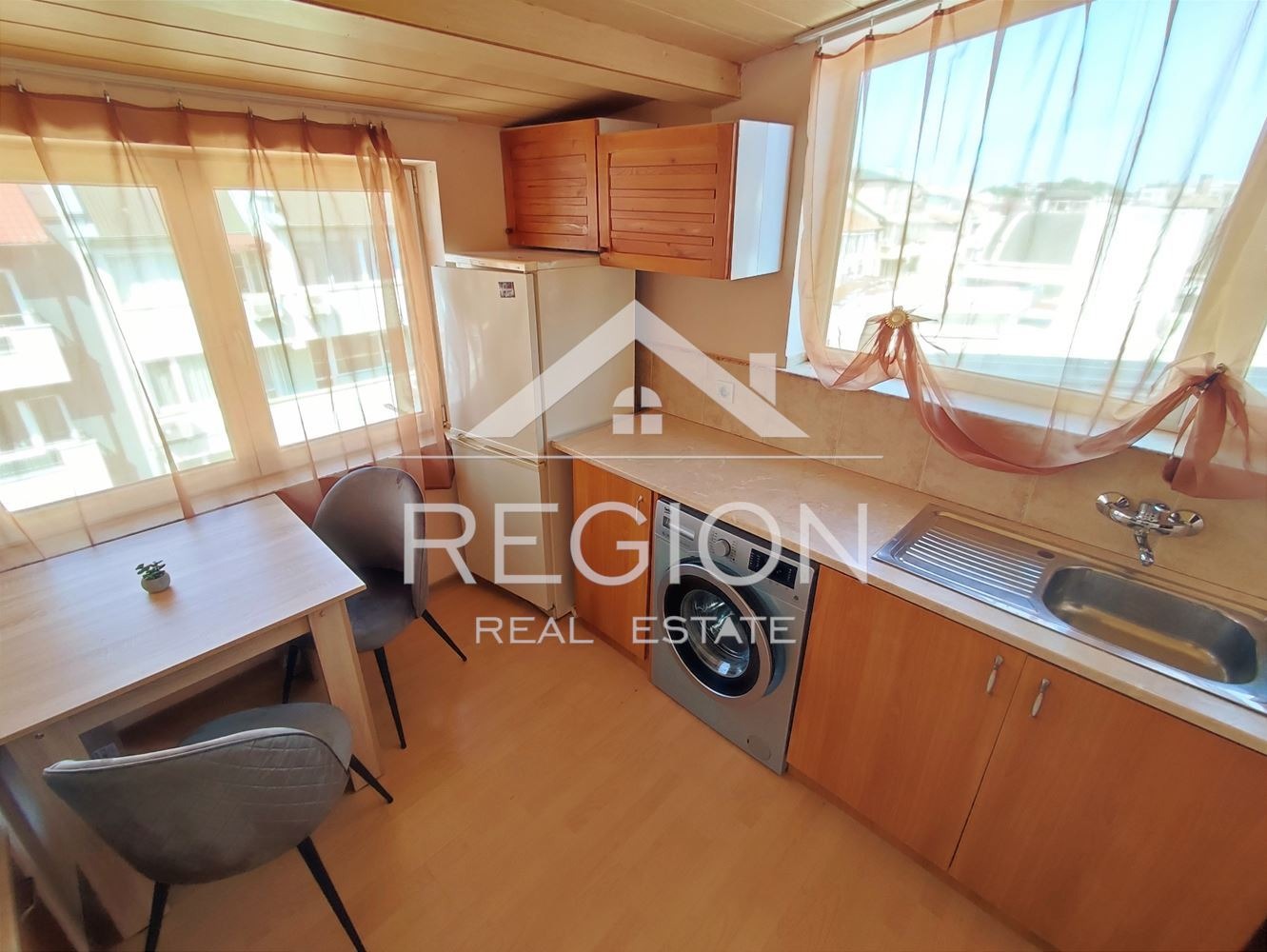 Дава под наем 2-СТАЕН, гр. Варна, Гранд Мол, снимка 2 - Апартаменти - 54277423