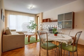 1 Schlafzimmer m-t Ewksinograd, Warna