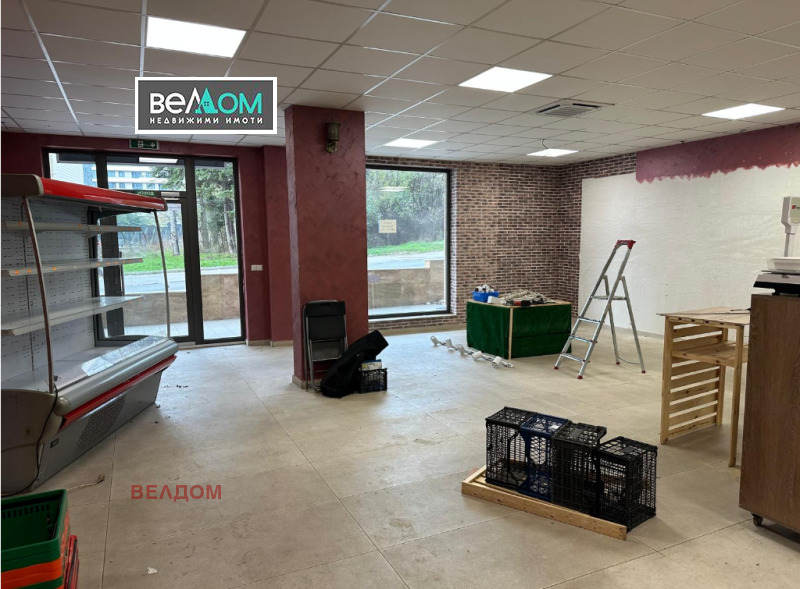 Дава под Наем МАГАЗИН в град Варна, Бриз - 102 кв.м / 1 100 € » 2 151.41 лв., ВЕЛДОМ
