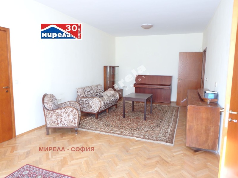 Para alugar  1 quarto Sofia , Centar , 90 m² | 64209159