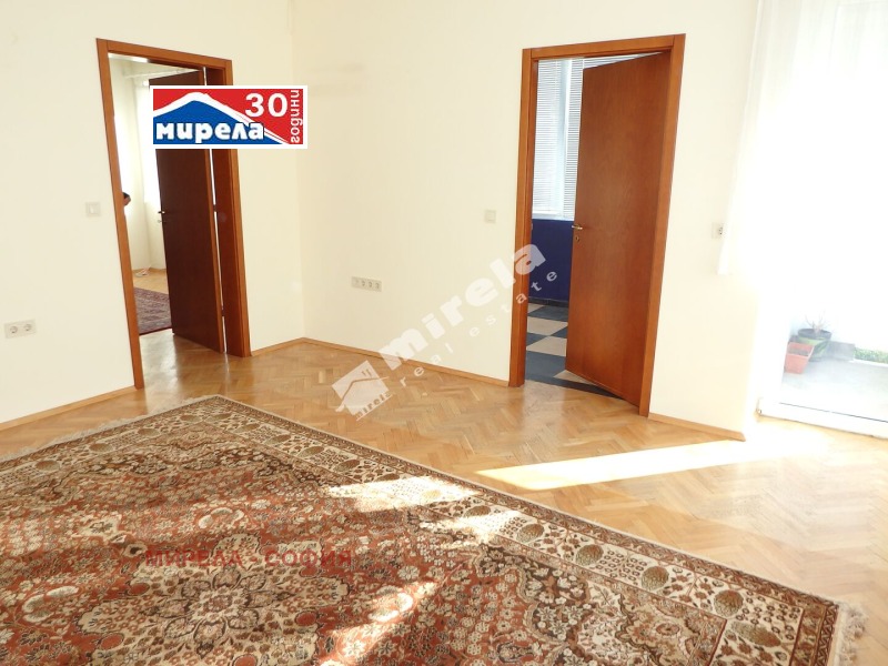 Da affittare  1 camera da letto Sofia , Tsentar , 90 mq | 64209159 - Immagine [3]