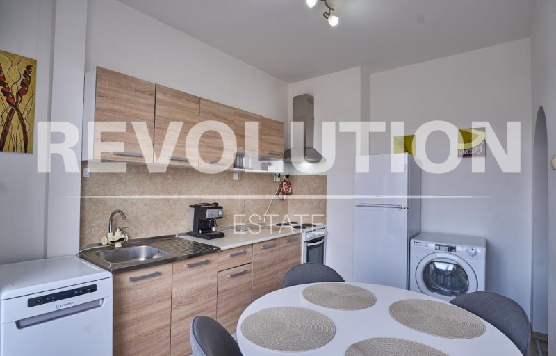 Дава под нем  2-стаен, град Пловдив, Каменица 2 •  460 EUR • ID 36233620 — holmes.bg - [1] 