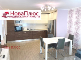 2 makuuhuonetta Poligona, Sofia