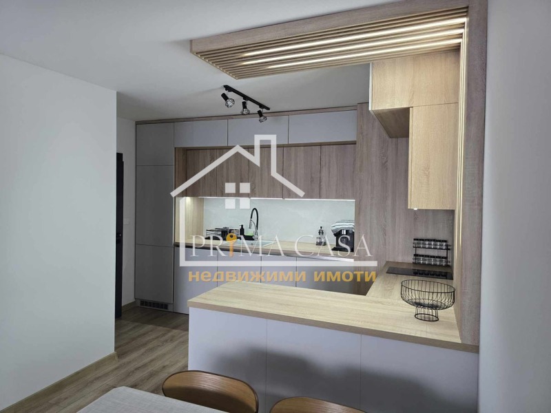 A louer  2 chambres Plovdiv , Mladejki Halm , 98 m² | 92383263