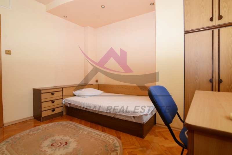 Дава под наем МНОГОСТАЕН, гр. Варна, Зимно кино Тракия, снимка 5 - Апартаменти - 52332733