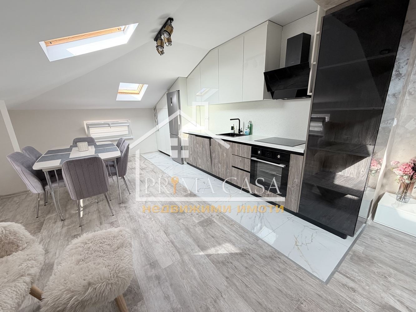 Дава под наем ЕТАЖ ОТ КЪЩА, гр. Пловдив, Христо Смирненски, снимка 2 - Етаж от къща - 53704376