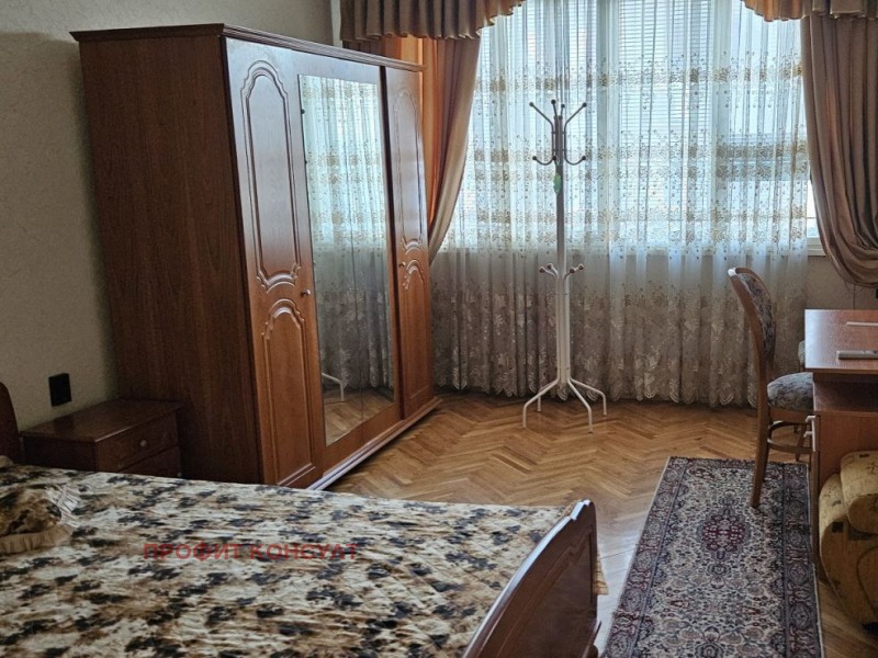 Дава под наем 2-СТАЕН, гр. Велико Търново, Център, снимка 2 - Апартаменти - 52211264