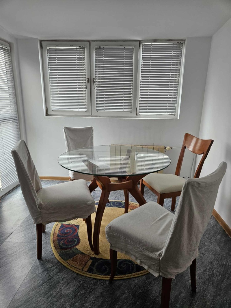 Дава под наем 2-СТАЕН, гр. София, Хладилника