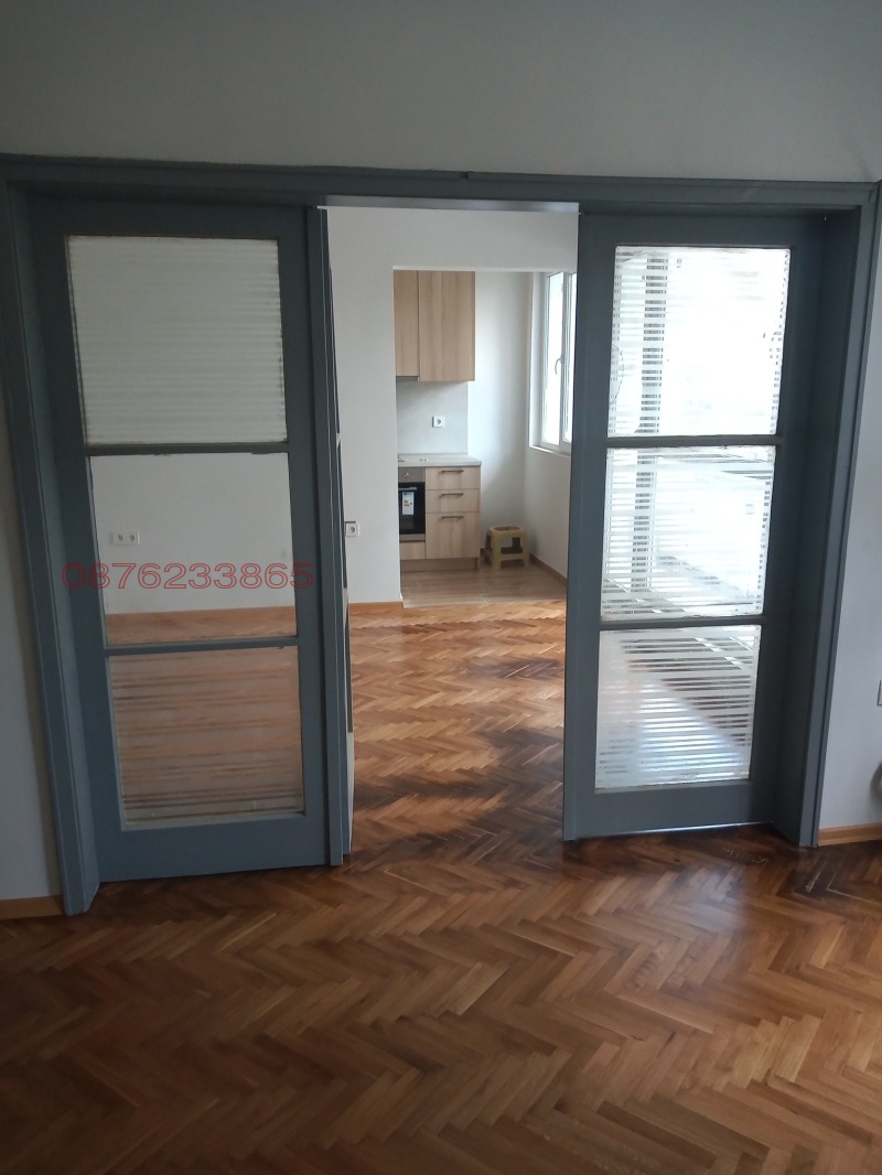 Дава под наем 3-СТАЕН, гр. Бургас, Център, снимка 2 - Апартаменти - 52786078