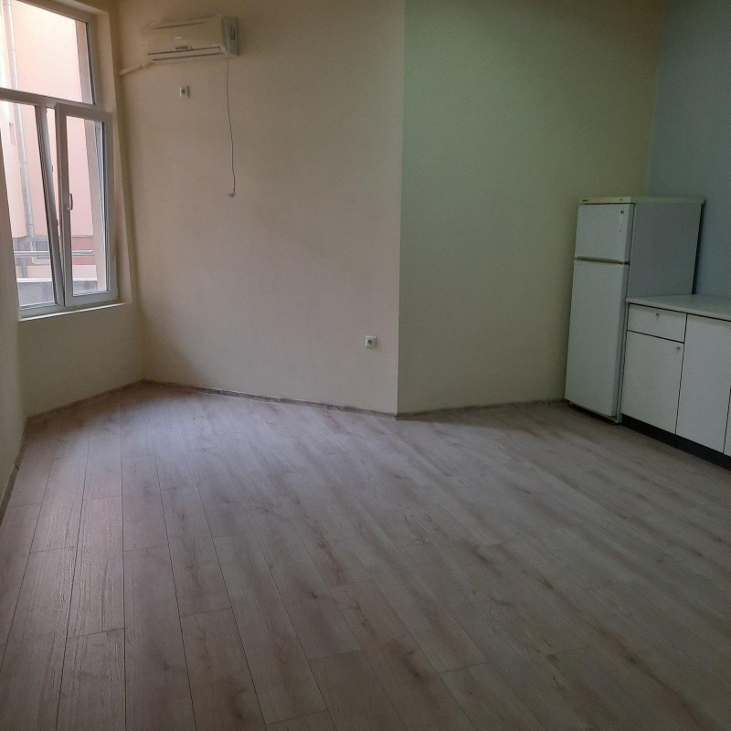 Te huur  Kantoor Burgas , Slavejkov , 35 m² | 26810954