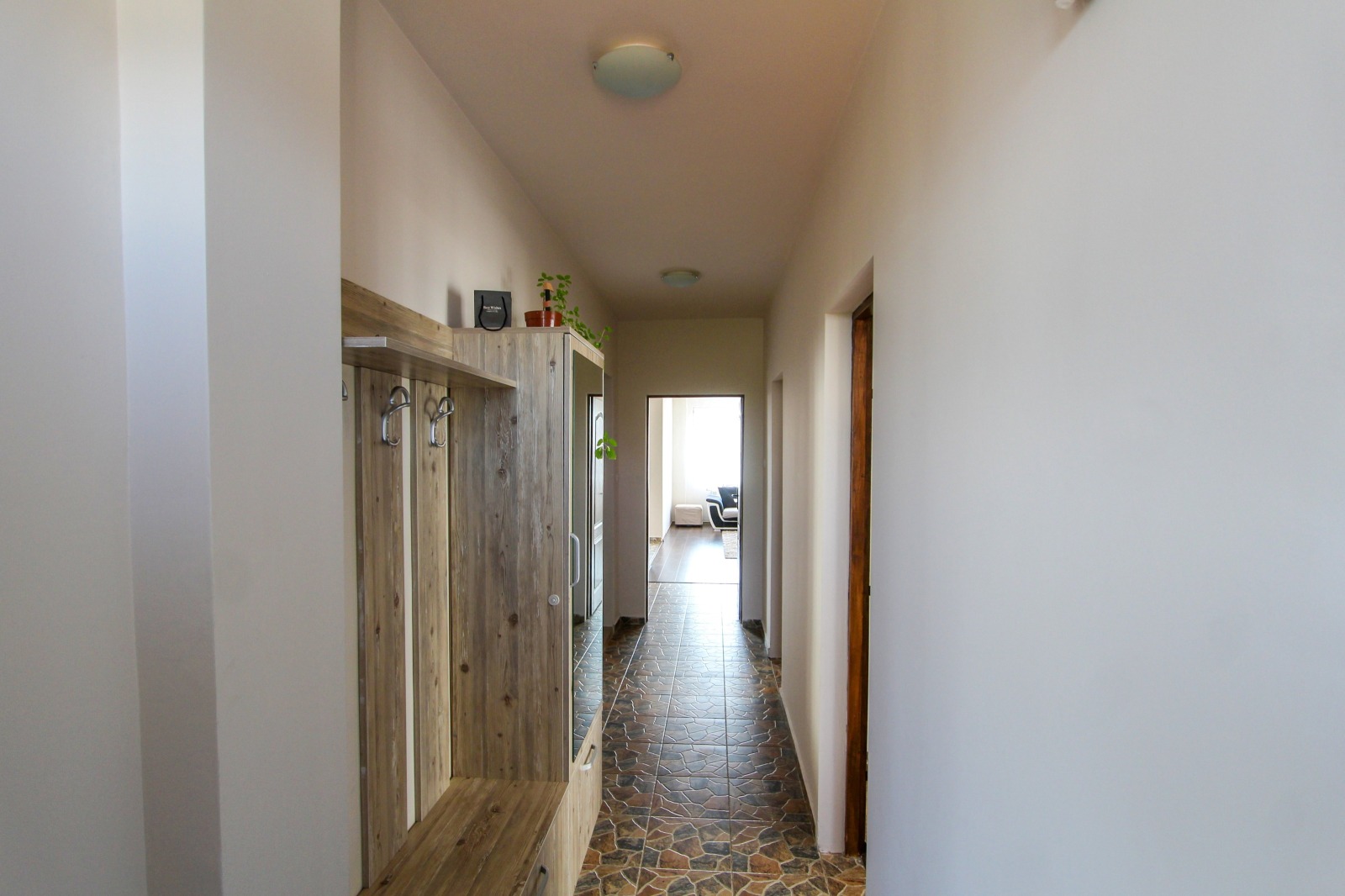 Дава под наем 3-СТАЕН, гр. София, област София-град, снимка 2 - Апартаменти - 53887734