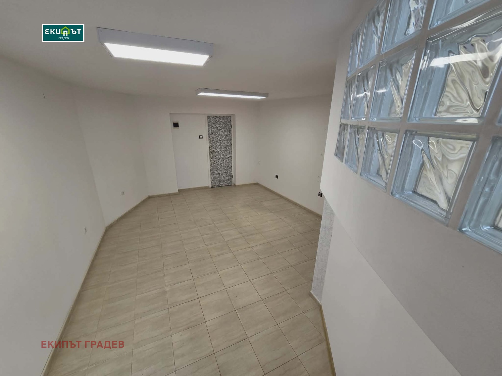 Дава под наем ОФИС, гр. Варна, Център, снимка 2 - Офиси - 53859906