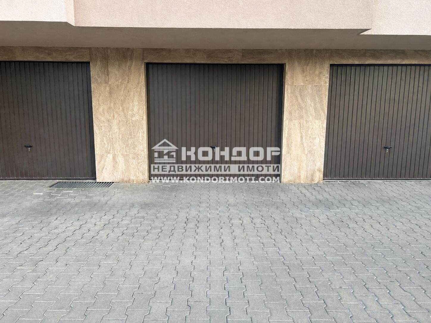 Дава под наем ГАРАЖ, ПАРКОМЯСТО, гр. Пловдив, Център
