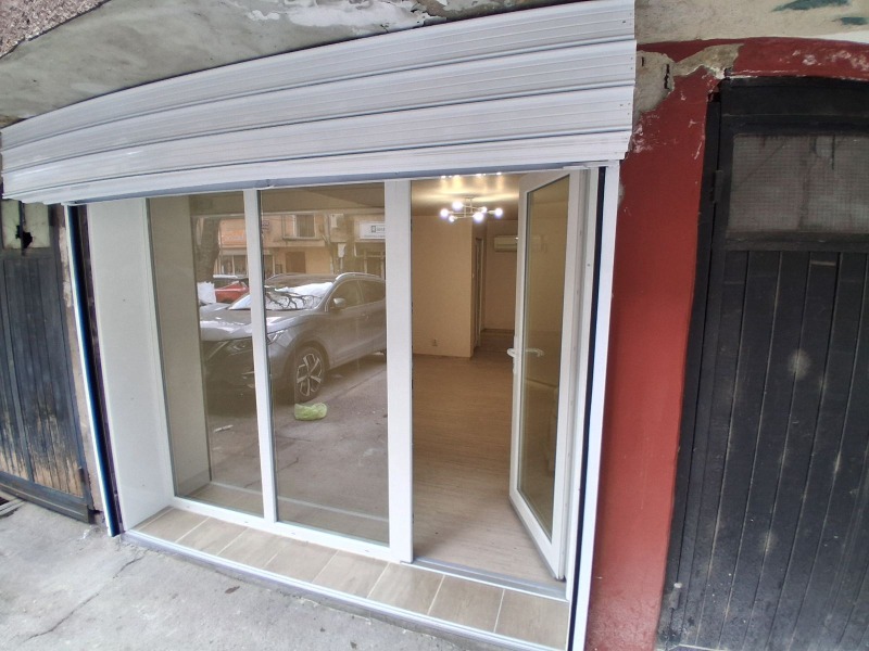 Дава под Наем ОФИС в град Варна, Център - 18 кв.м / 325 € » 635.64 лв., ИМОТЕН ЦЕНТЪР ВАРНА