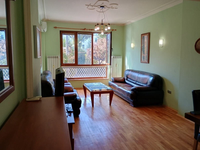 Zu vermieten  2 Schlafzimmer Sofia , Doktorski pametnik , 120 qm | 93472170 - Bild [3]