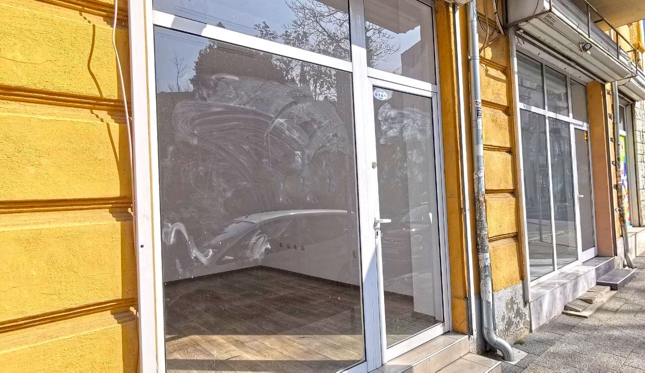 Дава под наем МАГАЗИН, гр. Пловдив, Център
