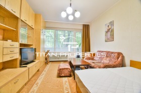 2-стаен град София, Толстой