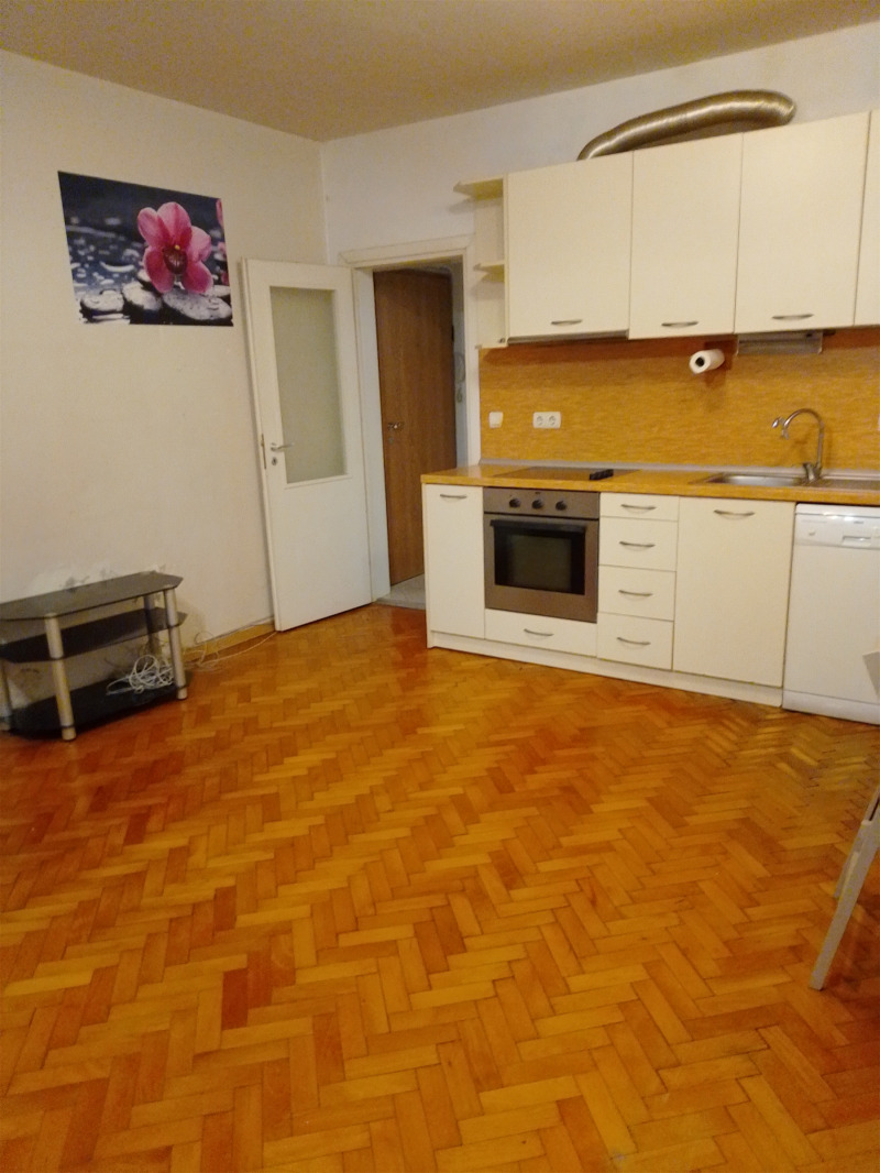 Дава под наем 1-СТАЕН, гр. София, Изток, снимка 2 - Апартаменти - 52917387