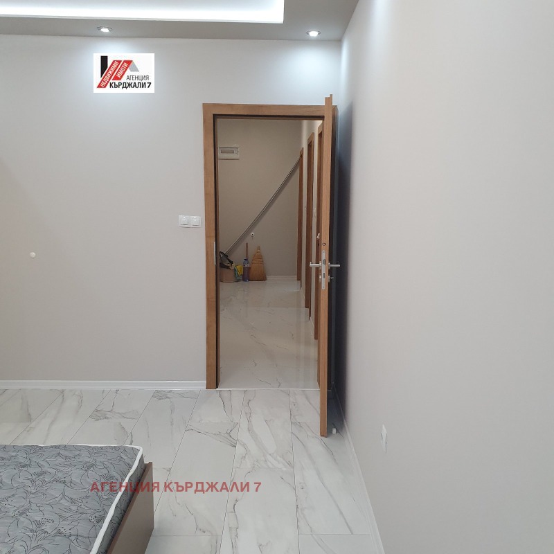 Дава под наем 3-СТАЕН, гр. Кърджали, Център, снимка 9 - Апартаменти - 53570749