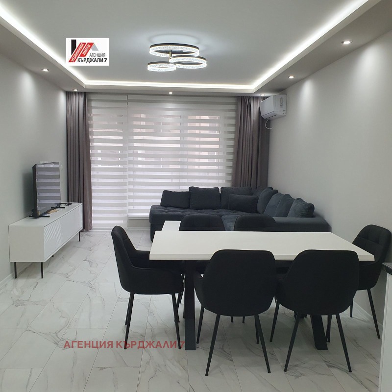 Дава под наем 3-СТАЕН, гр. Кърджали, Център