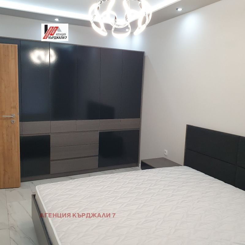 Дава под наем 3-СТАЕН, гр. Кърджали, Център, снимка 4 - Апартаменти - 53570749