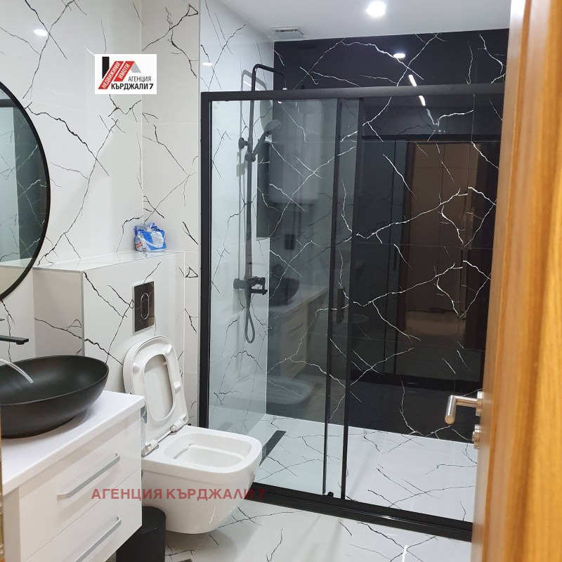 Дава под наем 3-СТАЕН, гр. Кърджали, Център, снимка 11 - Апартаменти - 53570749