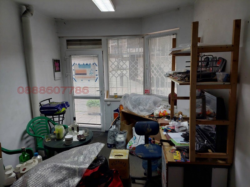 Дава под наем МАГАЗИН, гр. София, Белите брези, снимка 2 - Магазини - 53120319