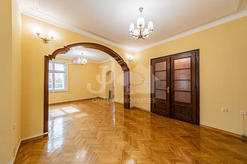 Дава под Наем 3-СТАЕН в град София, Център - 116 кв.м / 1 200 € » 2 347.00 лв., ДЖЕЙ И ДЖЕЙ КОРПОРЕЙШЪН ООД