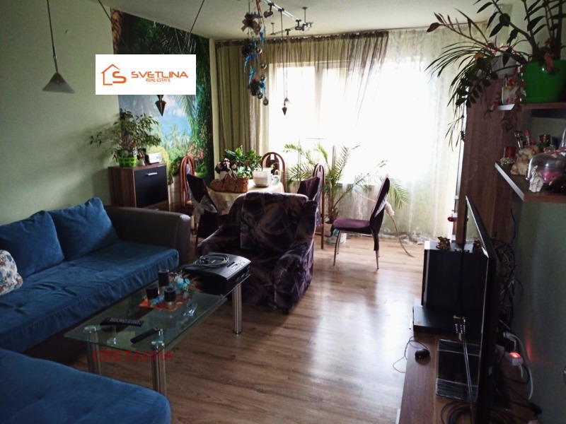 Дава под наем ЕТАЖ ОТ КЪЩА, гр. София, Обеля