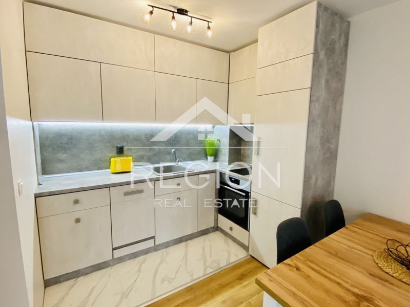 Дава под Наем 3-СТАЕН в град Варна, Гранд Мол - 96 кв.м / 664.68 € » 1 300 лв., РЕГИОН ИМОТИ