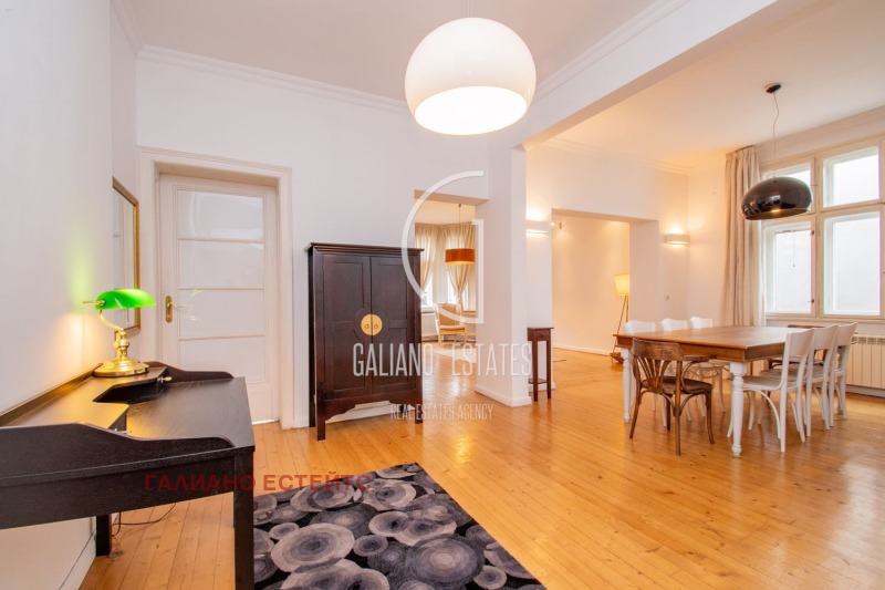 Kiadó  2 hálószobás Sofia , Centar , 135 négyzetméter | 90852019