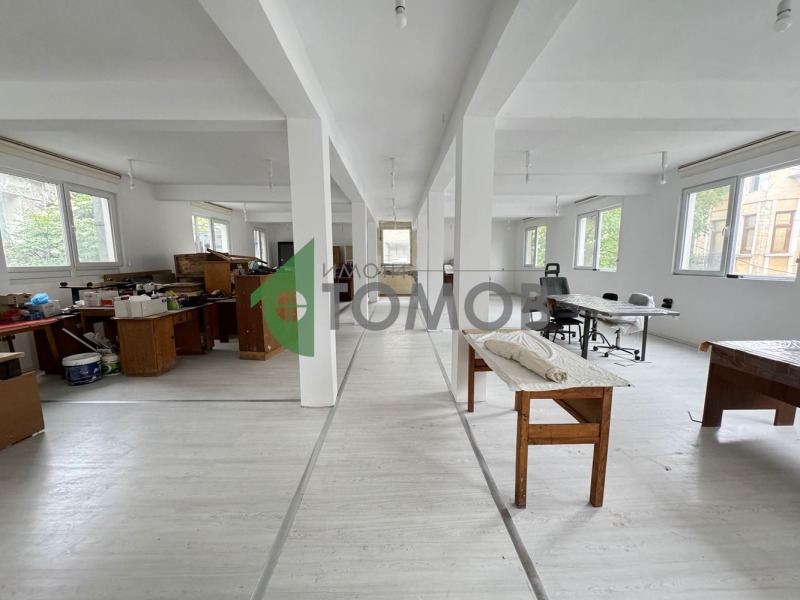 Дава под Наем СКЛАД в град Шумен, Център - 170 кв.м / 1 043 € » 2 039.93 лв., ИМОТИ ТОМОВ