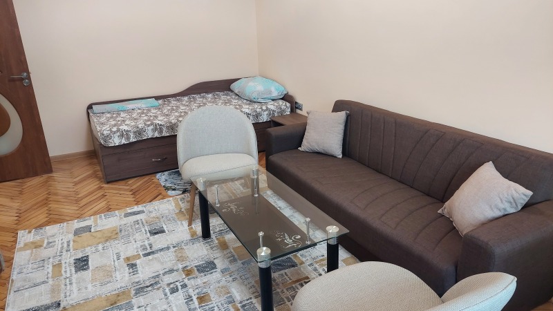 Дава под наем 2-СТАЕН, гр. Плевен, Идеален център