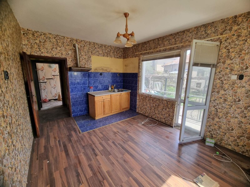 Издаје се  2 спаваће собе регион Софиа , Сливница , 100 м2 | 43205737