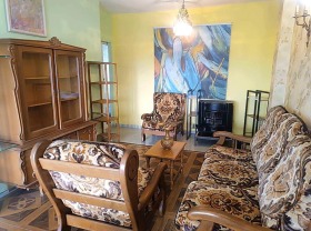 2 bedroom Vazrazhdane, Burgas 1