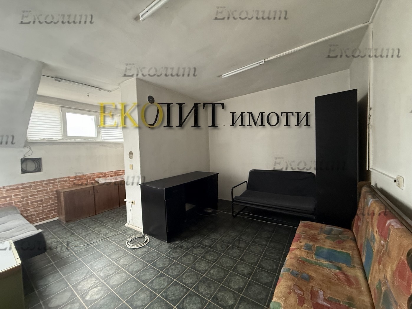 Дава под наем АТЕЛИЕ, ТАВАН, гр. София, Център