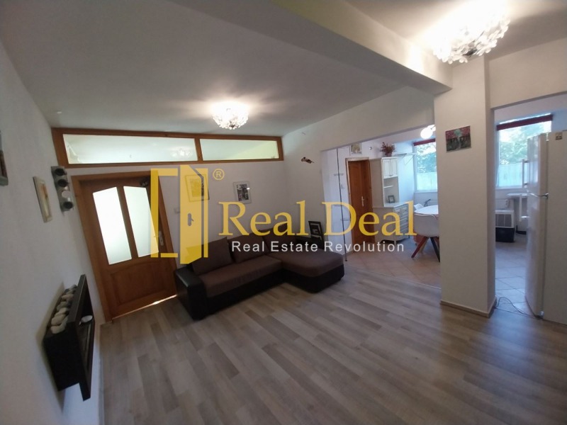 Дава под нем  3-стаен, град София, Павлово •  575 EUR • ID 99870208 — holmes.bg - [1] 