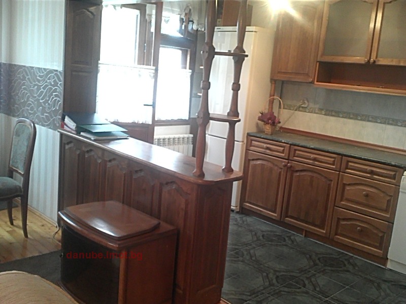 В оренду  2 спальні Русе , Център , 105 кв.м | 92413802