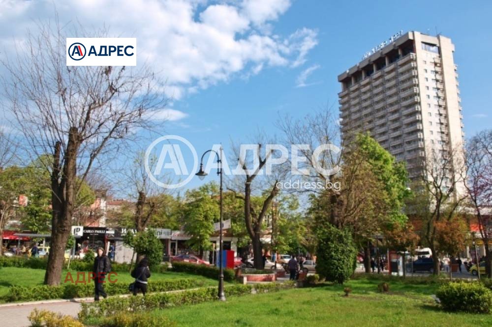 Дава под наем ГАРАЖ, ПАРКОМЯСТО, гр. Варна, Център, снимка 2 - Гаражи и паркоместа - 56078319