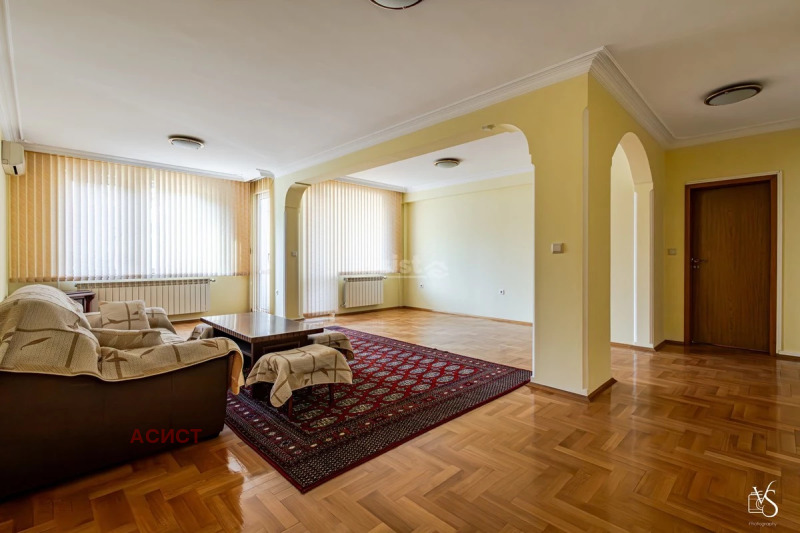 Дава под наем 4-СТАЕН, гр. София, Стрелбище, снимка 2 - Апартаменти - 53159899